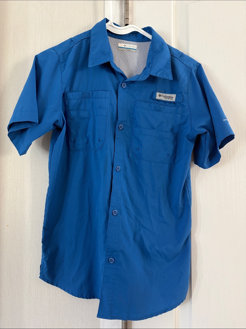 Columbia Men’s Short-Sleeve Button-Down Shirt in Royal Blue